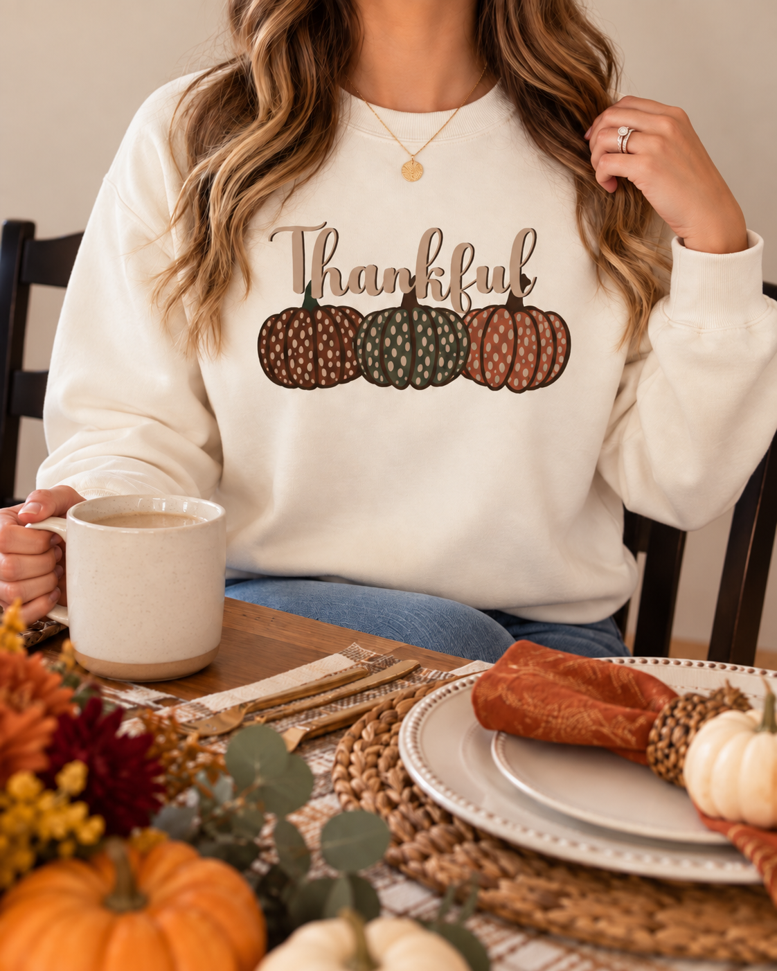 THANKFUL LOOKS PRETTY GOOD IN POLKA DOTS SWEATSHIRT